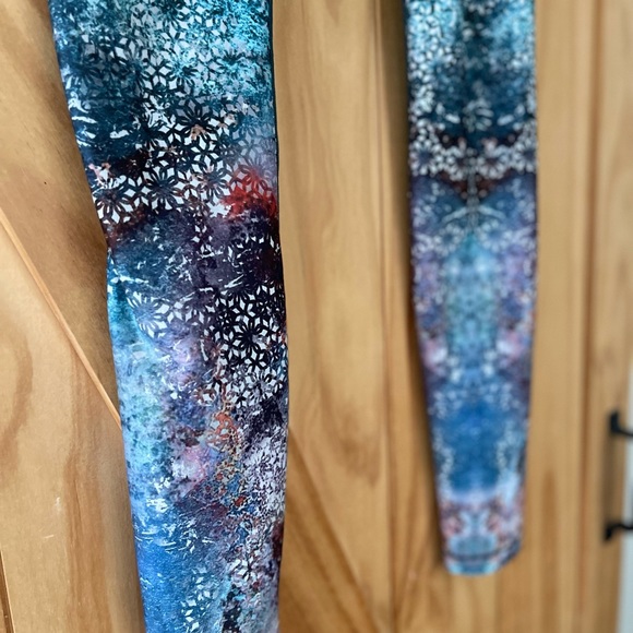 CALIA by Carrie Underwood Compression Leggings - Picture 6 of 8